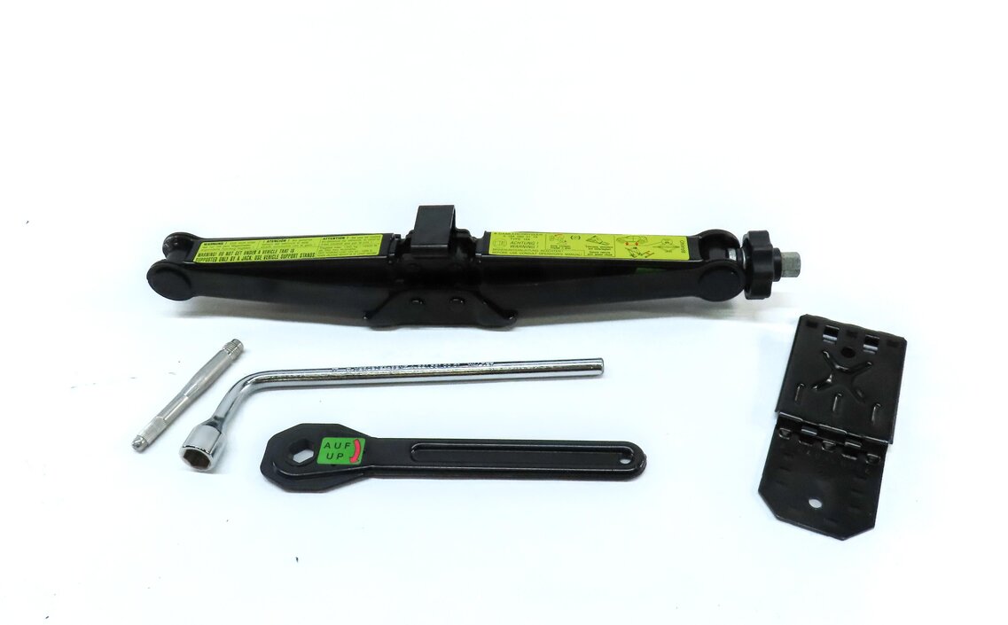 Thumbnail 2: 2008 MERCEDES ML CLASS (W164) SCISSOR JACK & TOOL KIT SET 5 (WRENCH CHALK ETC)