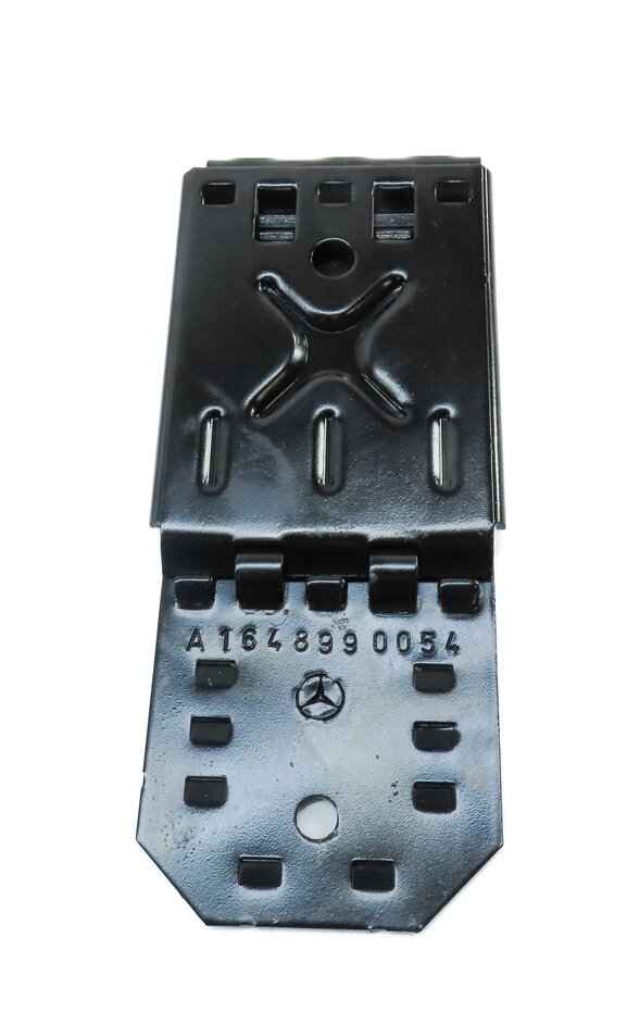 Thumbnail 4: 2008 MERCEDES ML CLASS (W164) SCISSOR JACK & TOOL KIT SET 5 (WRENCH CHALK ETC)