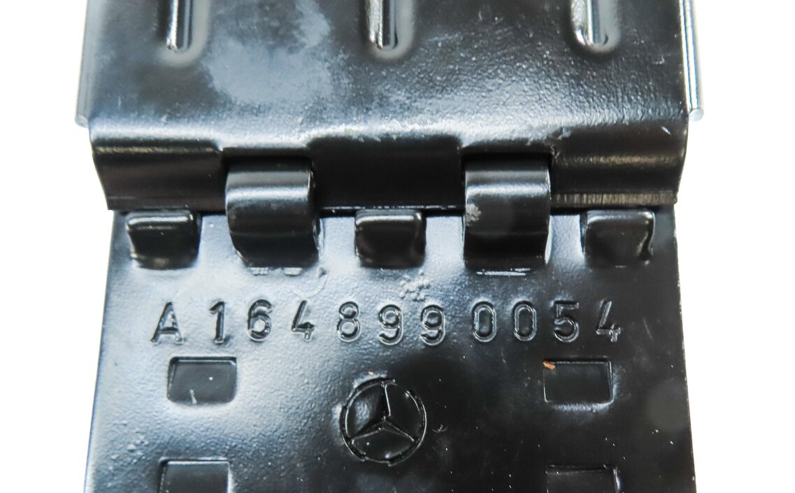 Thumbnail 5: 2008 MERCEDES ML CLASS (W164) SCISSOR JACK & TOOL KIT SET 5 (WRENCH CHALK ETC)