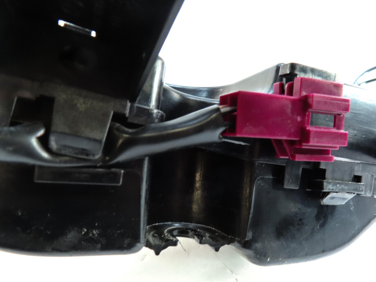 Thumbnail 11: 2006-2009 MERCEDES ML-CLASS (W164) REAR TRUNK LIFT MOTOR w/ RAM & LINES (4-PIN)