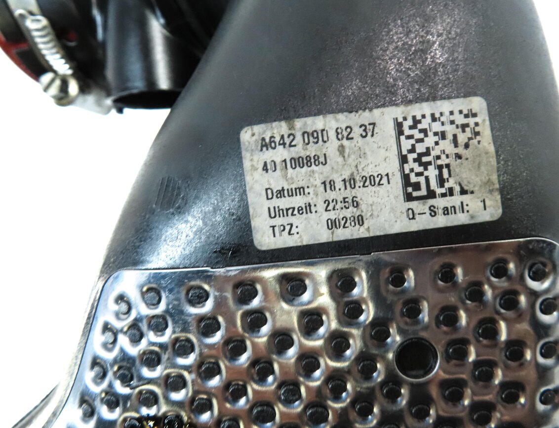 Thumbnail 8: 2008 ML CLASS (W164) 3.0L OM642 DIESEL AIR INTAKE DUCT w/ MASS AIR FLOW SENSORS