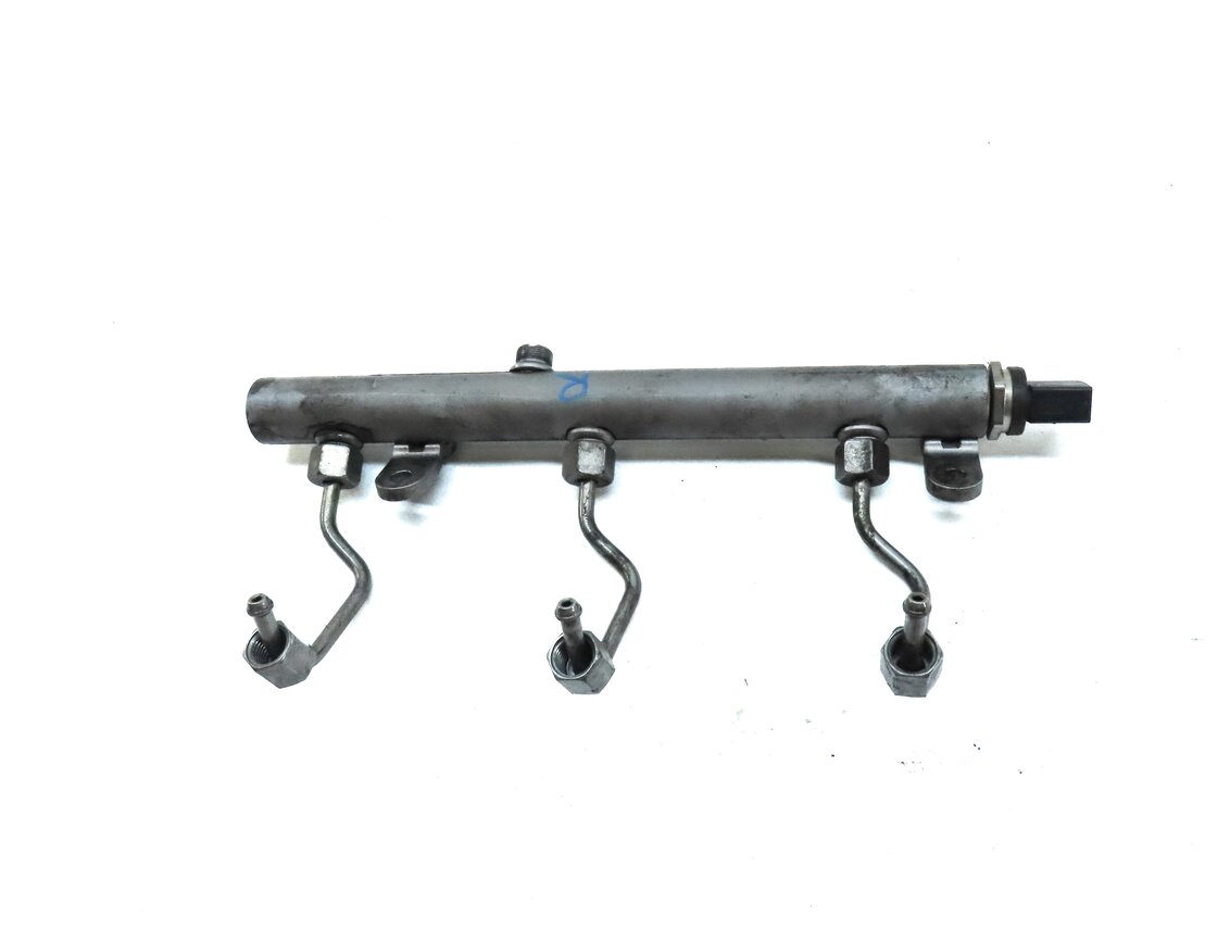 Thumbnail 5: 2008 MERCEDES ML CLASS (W164) 3.0L OM642 DIESEL ENGINE RIGHT FUEL RAIL w/ LINES