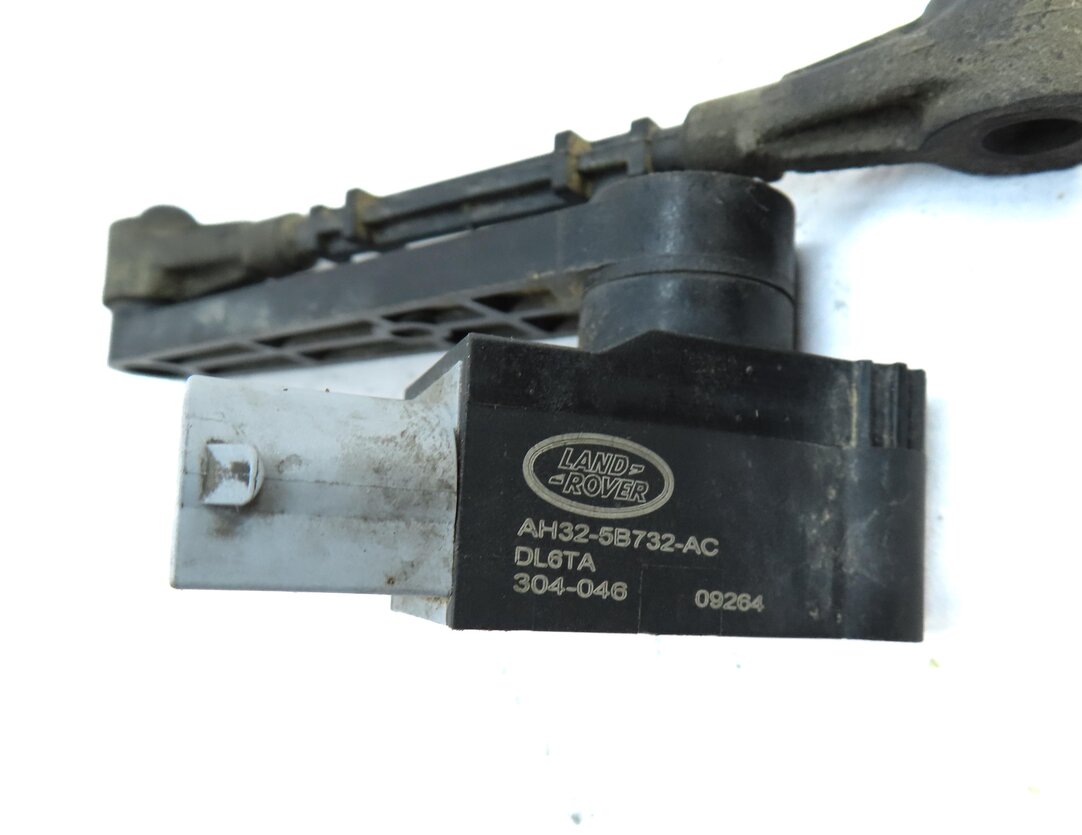 Thumbnail 6: 2010 RANGE ROVER SPORT (L320) REAR LEFT SIDE SUSPENSION HEIGHT LEVEL SENSOR