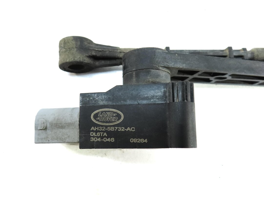 Thumbnail 6: 2010 RANGE ROVER SPORT (L320) REAR RIGHT SIDE SUSPENSION HEIGHT LEVEL SENSOR