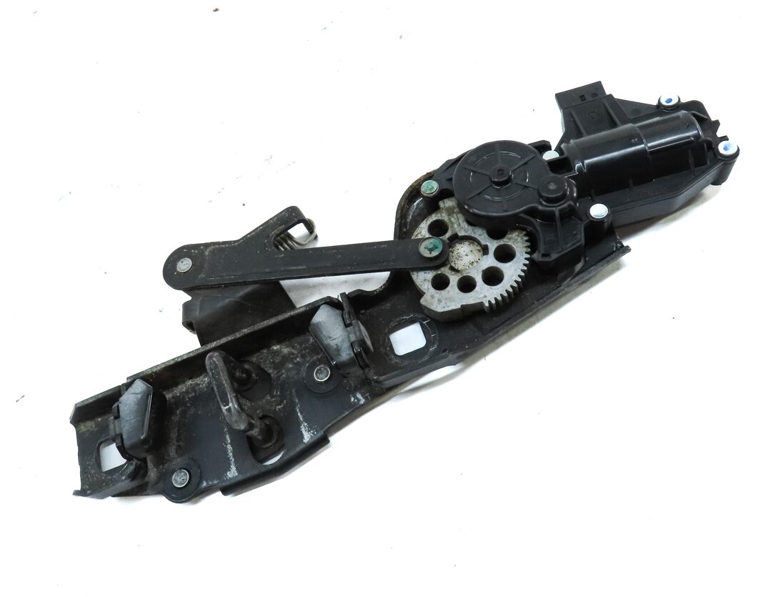 Thumbnail 3: 2010 RANGE ROVER SPORT (L320) REAR TRUNK HATCH GATE LOWER STRIKER PLATE ACTUATOR