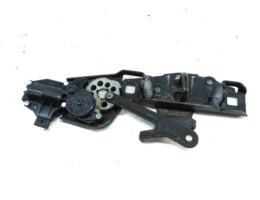 Thumbnail 4: 2010 RANGE ROVER SPORT (L320) REAR TRUNK HATCH GATE LOWER STRIKER PLATE ACTUATOR