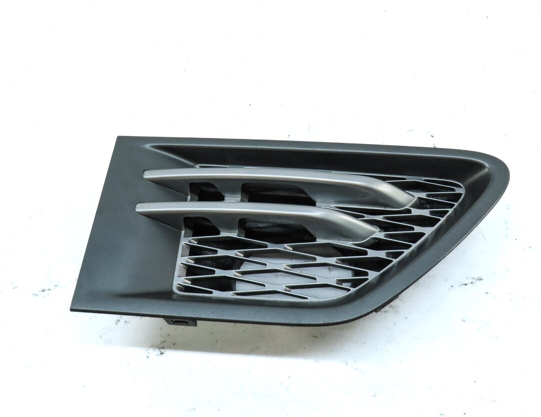 Thumbnail 2: 2010 RANGE ROVER SPORT (L320) FRONT RIGHT PASSENGER FENDER GRILLE TRIM AIR VENT