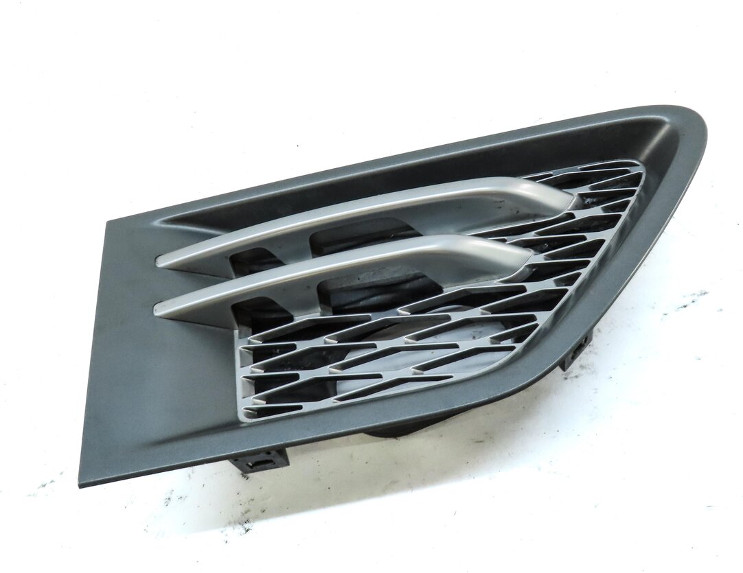 Thumbnail 3: 2010 RANGE ROVER SPORT (L320) FRONT RIGHT PASSENGER FENDER GRILLE TRIM AIR VENT