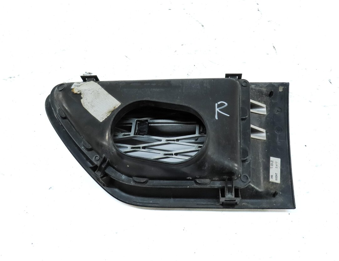 Thumbnail 5: 2010 RANGE ROVER SPORT (L320) FRONT RIGHT PASSENGER FENDER GRILLE TRIM AIR VENT