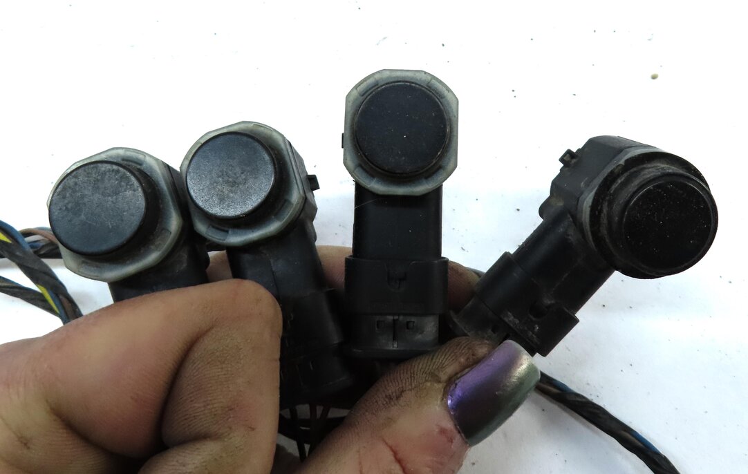 Thumbnail 6: 2010 RANGE ROVER SPORT (L320) REAR PDC PARK ASSIST SENSOR SET w/ HARNESS (BLACK)