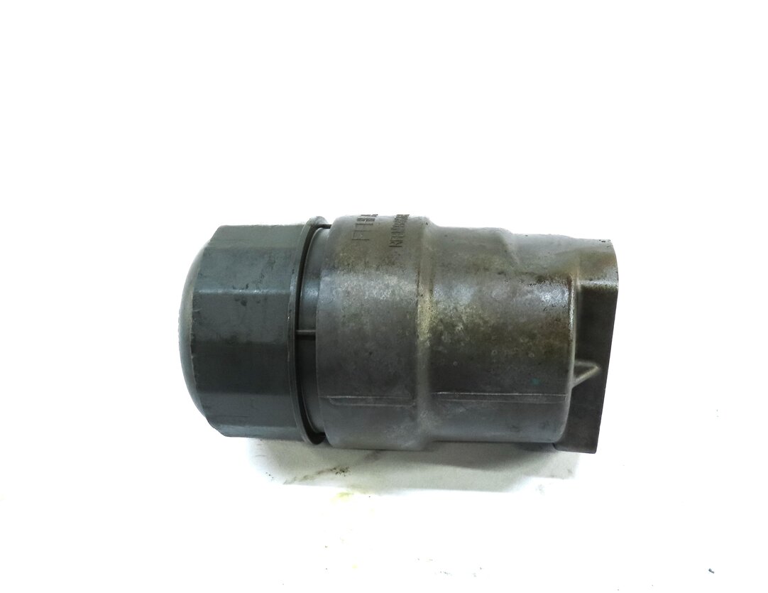 Thumbnail 4: 2010 RANGE ROVER SPORT (L320) 5.0L SUPERCHARGED ENGINE OIL FILTER HOUSING
