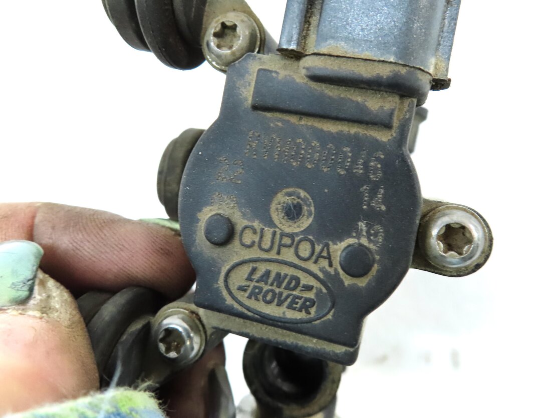 Thumbnail 7: 2010 RANGE ROVER SPORT (L320) FRONT & REAR AIR SUSPENSION VALVE BLOCK SET-3