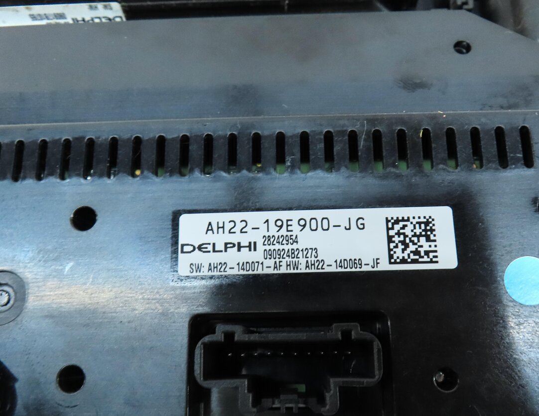 Thumbnail 7: 10-16 LR4 / RANGE ROVER SPORT (L320) FRONT HEATER A/C TEMPERATURE CONTROL PANEL