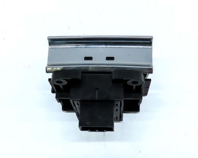 Thumbnail 4: 2010 RANGE ROVER SPORT (L320) ELECTRONIC PARKING BRAKE SWITCH BUTTON