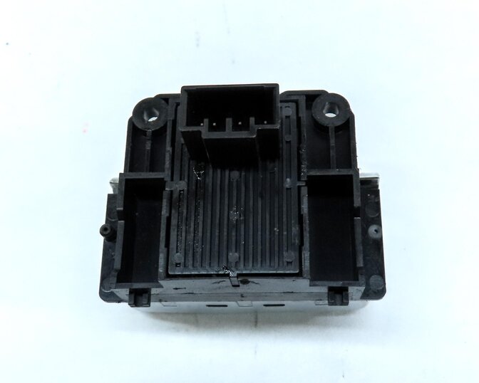 Thumbnail 5: 2010 RANGE ROVER SPORT (L320) ELECTRONIC PARKING BRAKE SWITCH BUTTON