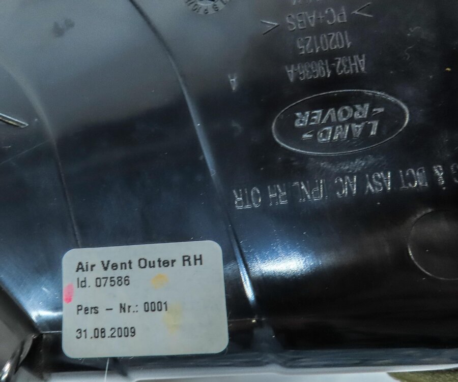 Thumbnail 6: 2010 RANGE ROVER SPORT (L320) FRONT RIGHT OUTER DASH HEATER A/C AIR VENT