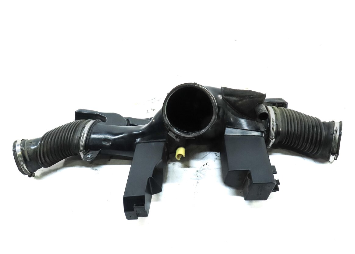 Thumbnail 2: 2010 RANGE ROVER SPORT (L320) 5.0L SUPERCHARGED ENGINE AIR INTAKE RESONATOR DUCT
