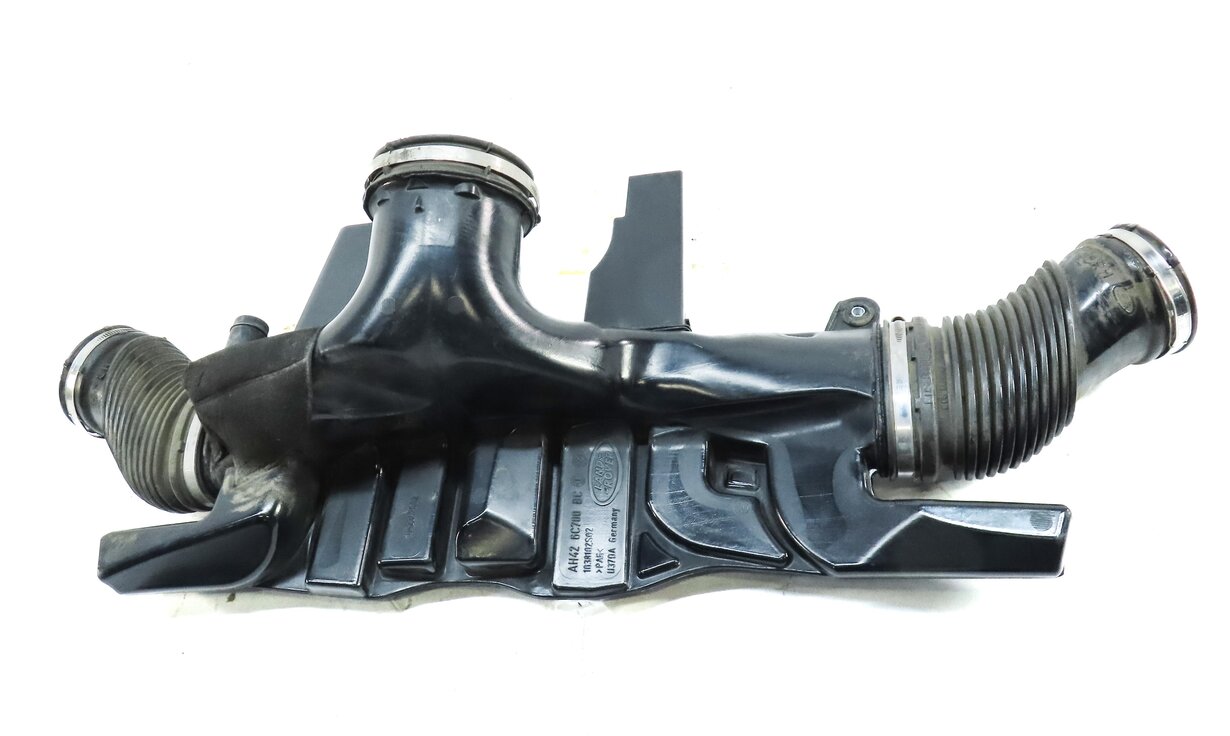 Thumbnail 5: 2010 RANGE ROVER SPORT (L320) 5.0L SUPERCHARGED ENGINE AIR INTAKE RESONATOR DUCT
