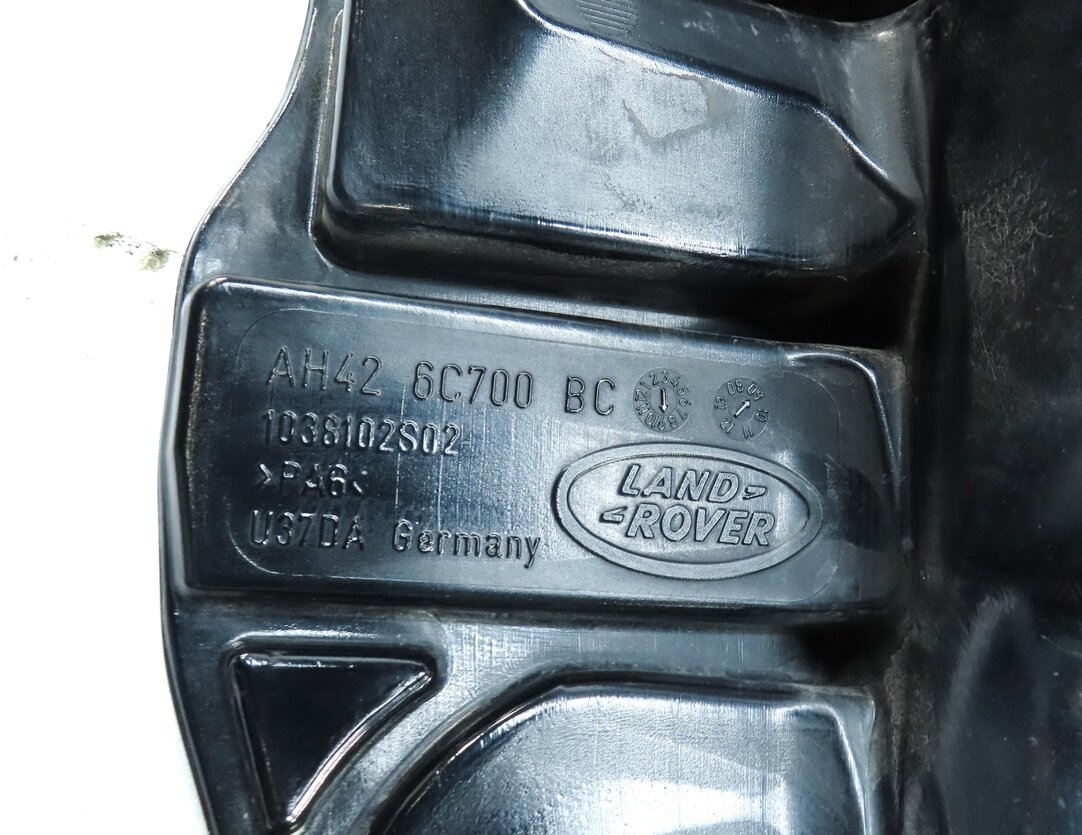 Thumbnail 7: 2010 RANGE ROVER SPORT (L320) 5.0L SUPERCHARGED ENGINE AIR INTAKE RESONATOR DUCT