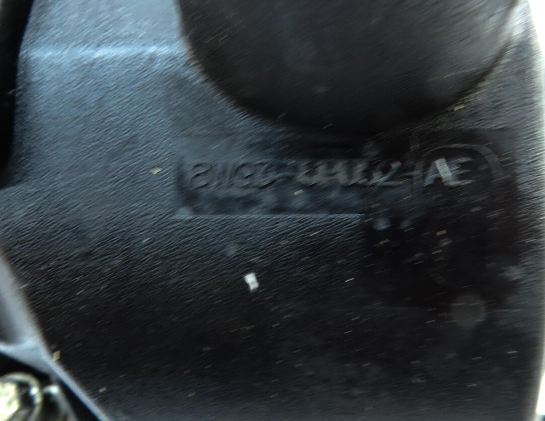 Thumbnail 8: 10-18 RANGE ROVER SPORT (L320 L322 L494 L405) 5.0L V8 LEFT ENGINE VALVE COVER
