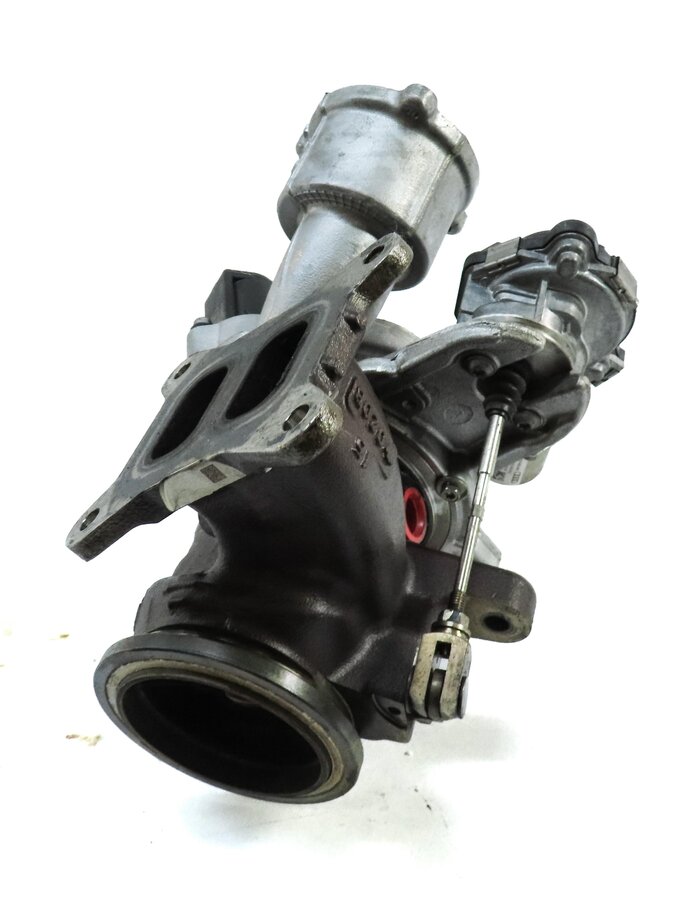 Thumbnail 4: 2015 AUDI A3 (8V) 2.0L TURBO CNTC ENGINE TURBOCHARGER TURBO CHARGER 06K145722G