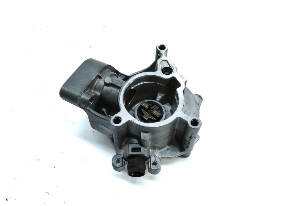 Thumbnail 1: 2015-2017 AUDI A3 S3 (8V) 1.8T / 2.0T TURBO MOTOR ENGINE BRAKE VACUUM PUMP