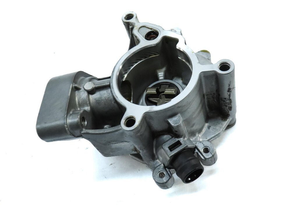 Thumbnail 3: 2015-2017 AUDI A3 S3 (8V) 1.8T / 2.0T TURBO MOTOR ENGINE BRAKE VACUUM PUMP