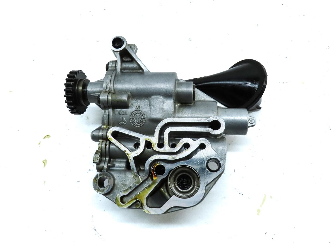 Thumbnail 6: 2015 AUDI A3 (8V) 2.0L TURBO CNTC ENGINE OIL PUMP w/ PICKUP TUBE 06H115105