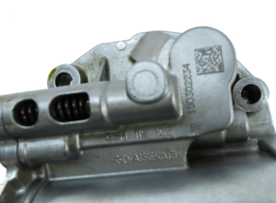 Thumbnail 9: 2015 AUDI A3 (8V) 2.0L TURBO CNTC ENGINE OIL PUMP w/ PICKUP TUBE 06H115105