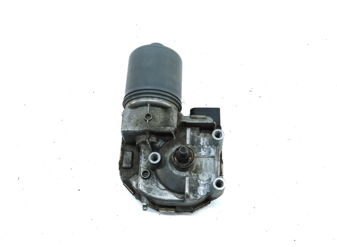 Thumbnail 4: 2015-2018 AUDI A3 S3 RS3 (8V) SEDAN / CONVERTIBLE - FRONT WINDSHIELD WIPER MOTOR