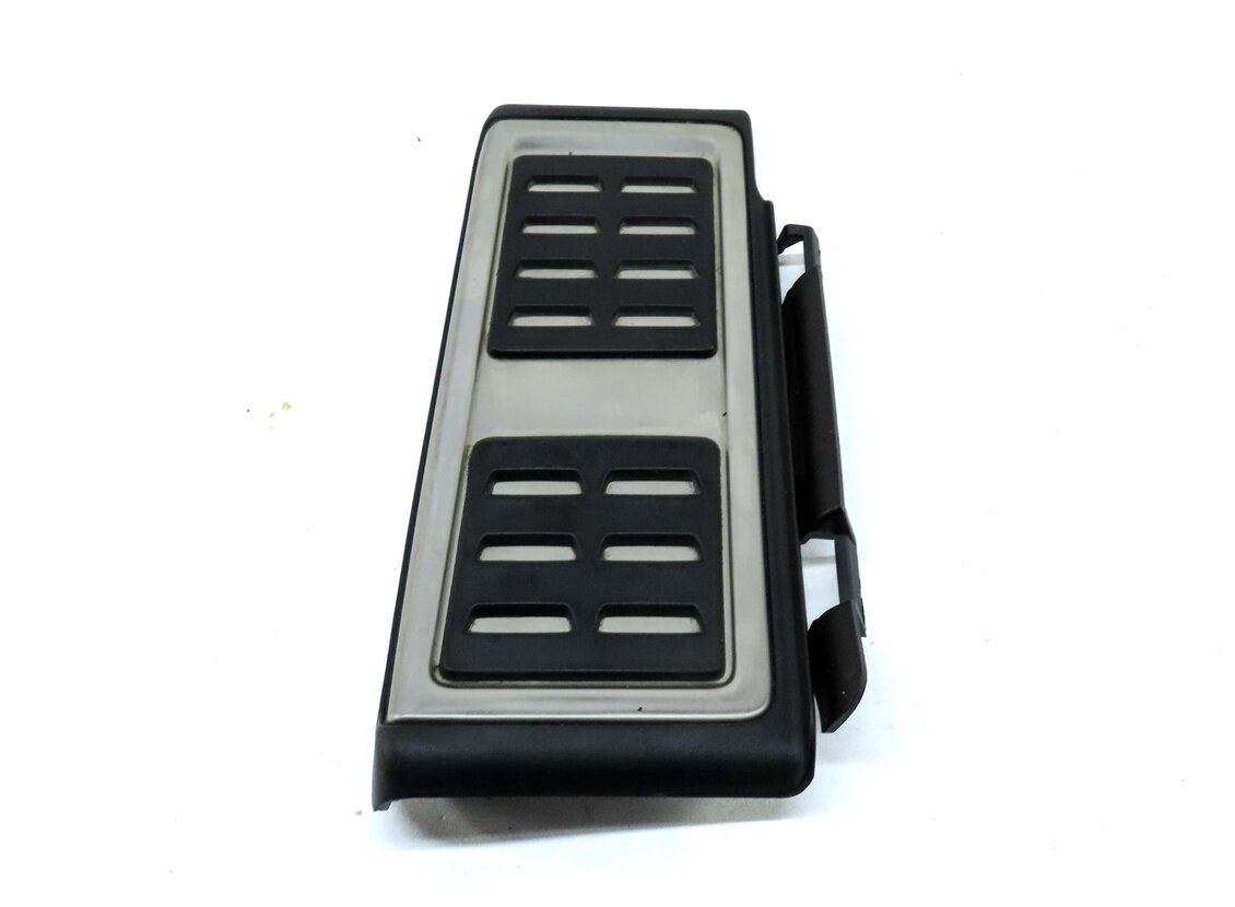 Thumbnail 10: 2015 AUDI A3 (8V) FRONT LEFT GAS BREAK & DEAD PEDAL COVER TRIM (BLACK & SILVER)