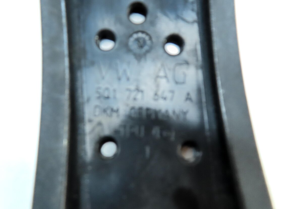 Thumbnail 6: 2015 AUDI A3 (8V) FRONT LEFT GAS BREAK & DEAD PEDAL COVER TRIM (BLACK & SILVER)