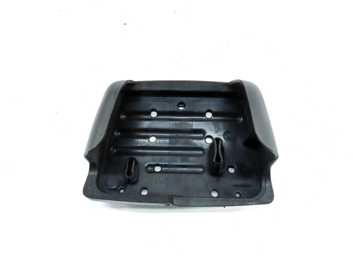 Thumbnail 8: 2015 AUDI A3 (8V) FRONT LEFT GAS BREAK & DEAD PEDAL COVER TRIM (BLACK & SILVER)