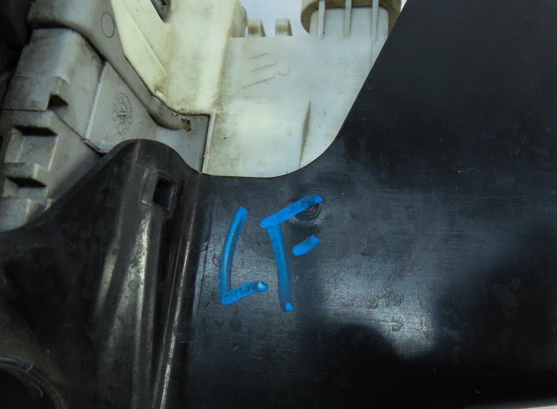 Thumbnail 6: 15-21 AUDI A3 S3 A4 Q5 TT (8V B9 MK3 FY) LEFT FRONT DRIVER DOOR LOCK LATCH