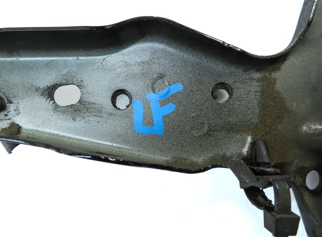 Thumbnail 7: 2015 AUDI A3 (8V) FRONT LEFT DRIVER SIDE FENDER MOUNT BRACKET GUIDE (BLACK)