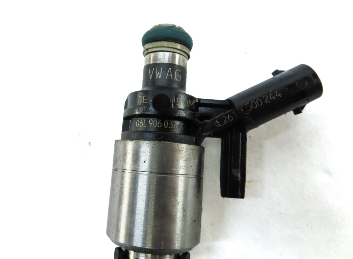 Thumbnail 5: 15-20 AUDI A3 A4 A5 A6 Q7 S3 TT (B8 8K 8T 8V 8WS) 2.0L TURBO FUEL INJECTOR SET 4