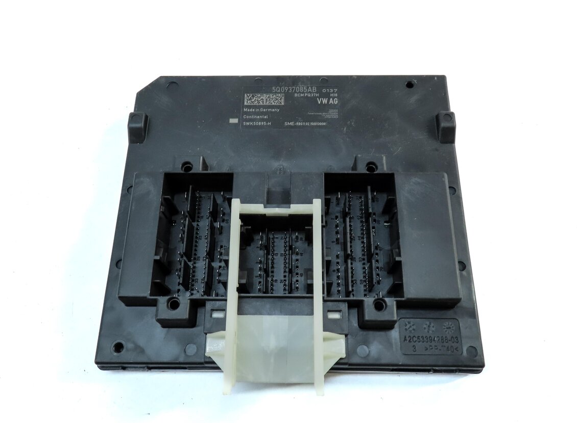 Thumbnail 4: 2015 AUDI A3 (8V) SPEEDOMETER COLUMN LOCK BODY ENGINE CONTROL MODULE & KEY SET 8