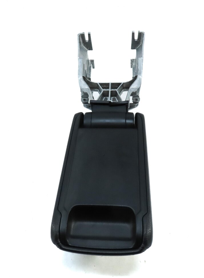 Thumbnail 6: 15-19 AUDI A3 S3 RS3 (8V 8VF) FRONT CENTER CONSOLE ARMREST LID (BLACK FZ)
