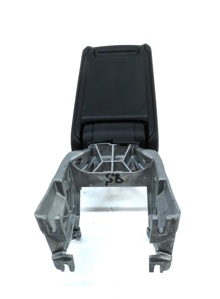 Thumbnail 7: 15-19 AUDI A3 S3 RS3 (8V 8VF) FRONT CENTER CONSOLE ARMREST LID (BLACK FZ)