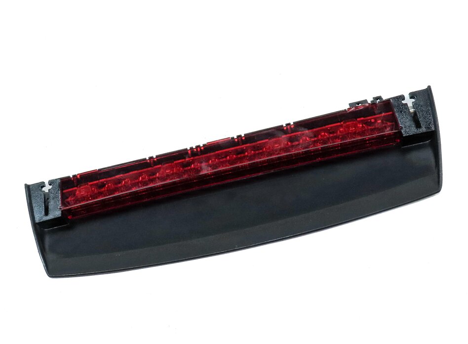 Thumbnail 3: 2015 AUDI A3 (8V) REAR HATCH TRUNK UPPER CENTER THIRD TAILLIGHT BRAKE LIGHT LAMP