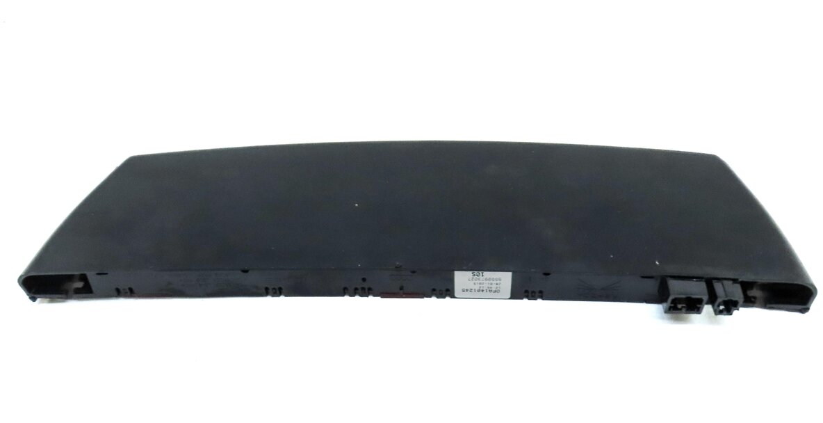 Thumbnail 6: 2015 AUDI A3 (8V) REAR HATCH TRUNK UPPER CENTER THIRD TAILLIGHT BRAKE LIGHT LAMP