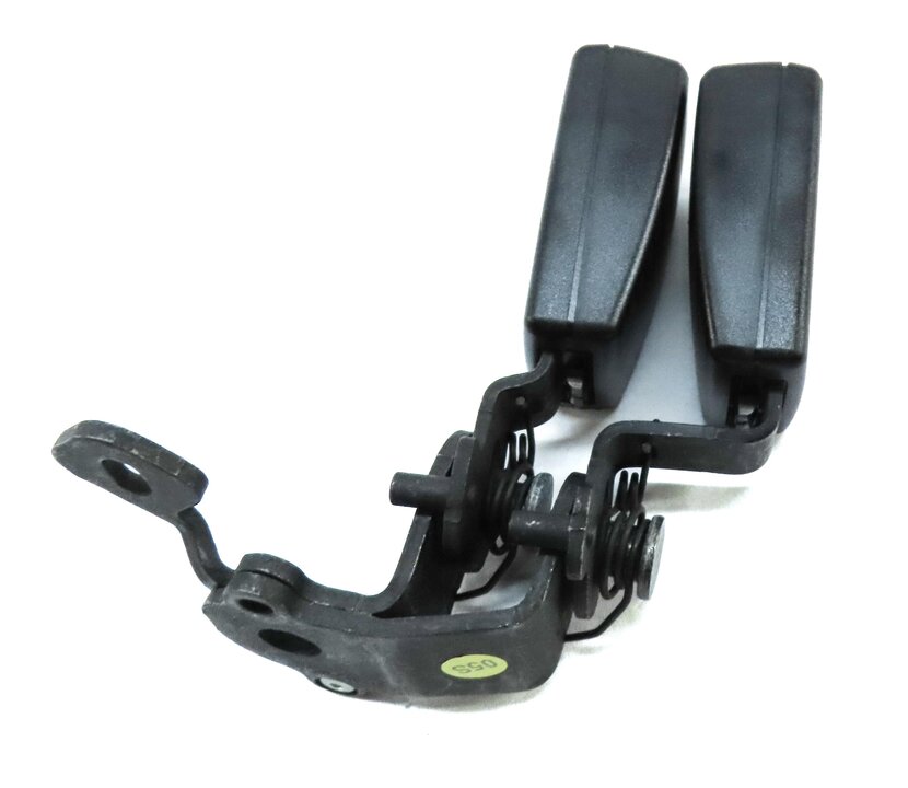 Thumbnail 8: 2015 AUDI A3 (8V) REAR LEFT RIGHT & CENTER SEATBELT BUCKLE RECEIVER SET3 (BLACK)