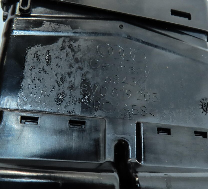 Thumbnail 6: 2015 AUDI A3 8V REAR CENTER CONSOLE DOUBLE HVAC A/C HEATER DUAL AIR VENT (BLACK)