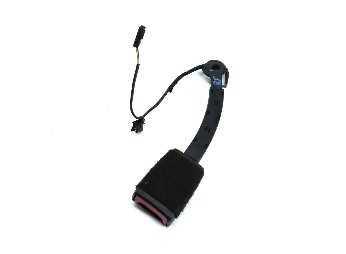 2015-2018 AUDI A3 S3 RS3 (8V) RIGHT FRONT PASSENGER SEATBELT BUCKLE RECEIVER