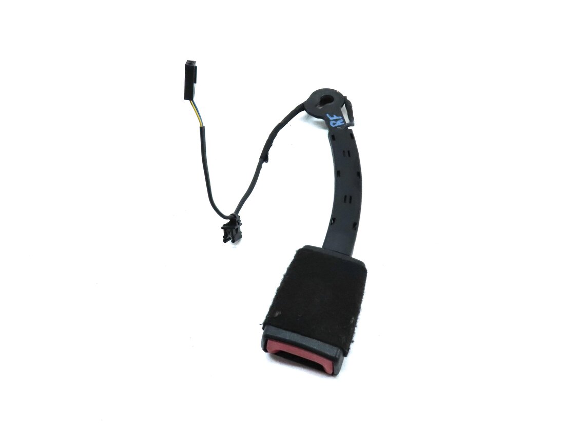 Thumbnail 2: 2015-2018 AUDI A3 S3 RS3 (8V) RIGHT FRONT PASSENGER SEATBELT BUCKLE RECEIVER