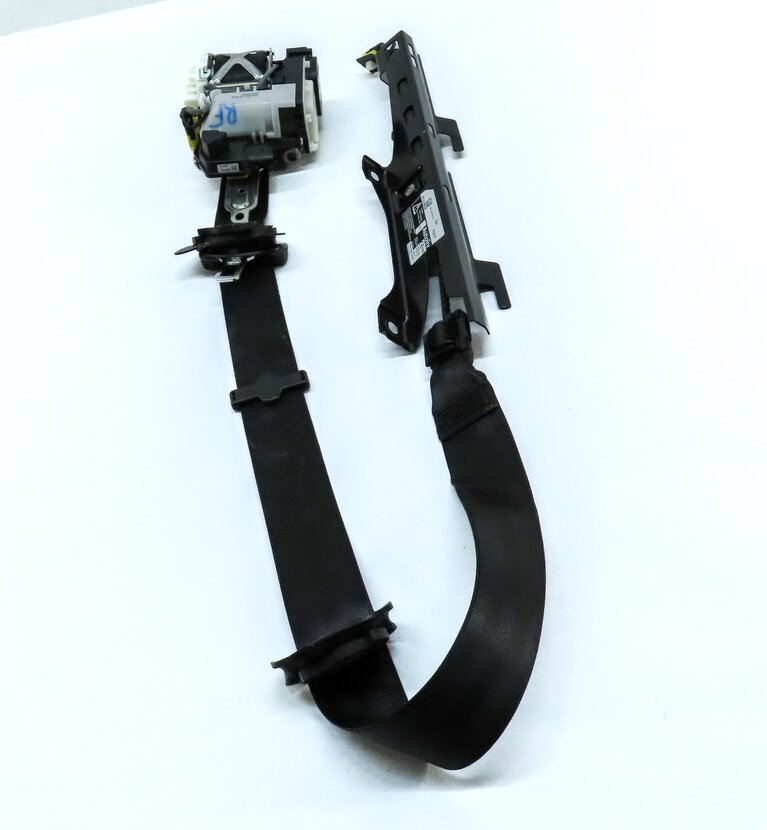 Thumbnail 3: 15-19 AUDI A8 S3 RS3 (8V) SEDAN RIGHT FRONT PASSENGER SEATBELT RETRACTOR (BLACK)