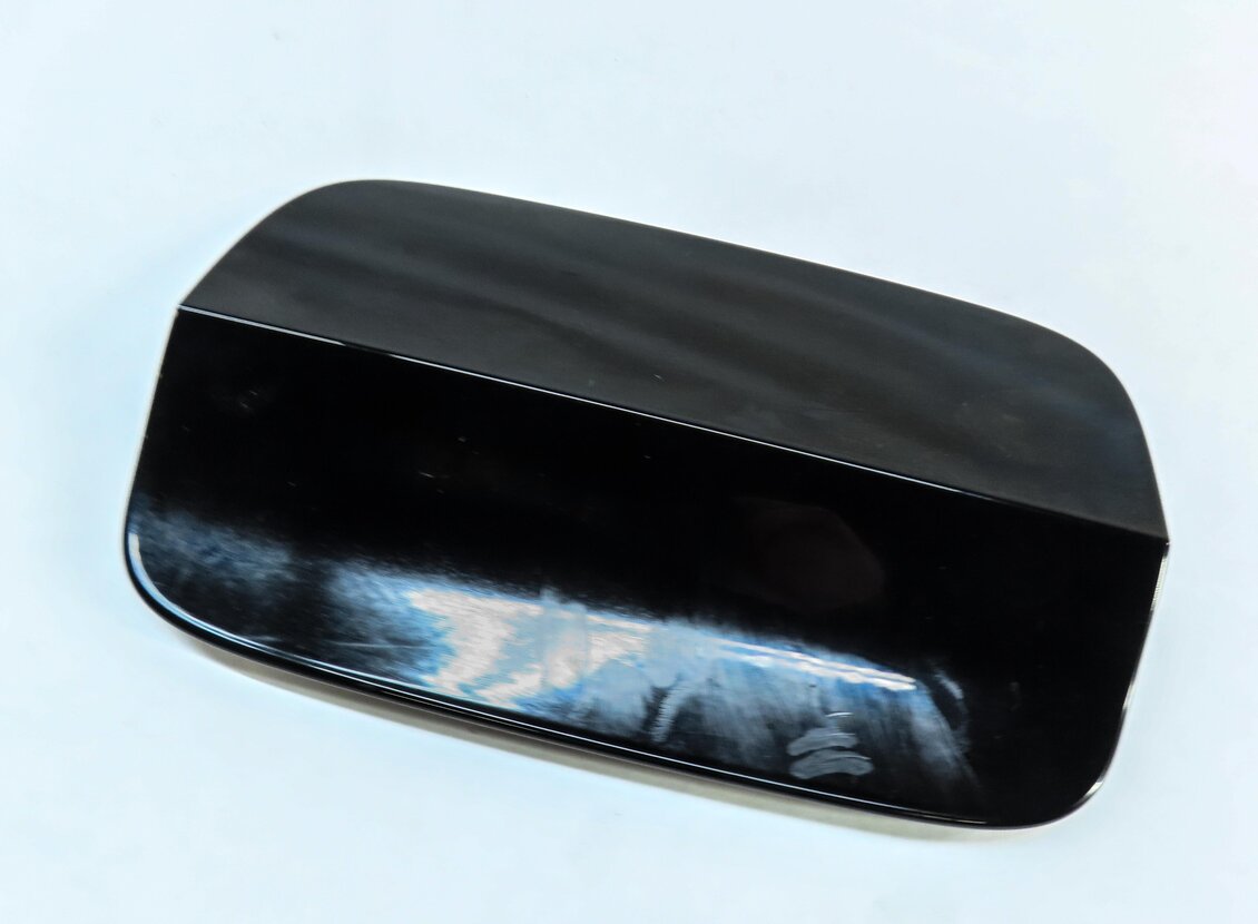 2015-2018 AUDI A3 S3 (8V) FUEL TANK FILLER GAS TANK DOOR (BRILLIANT BLACK)
