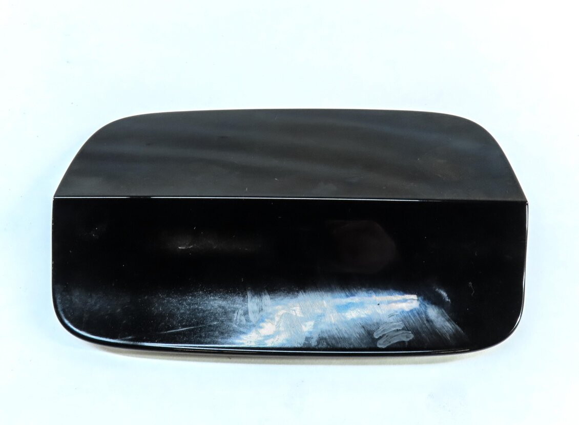 Thumbnail 2: 2015-2018 AUDI A3 S3 (8V) FUEL TANK FILLER GAS TANK DOOR (BRILLIANT BLACK)