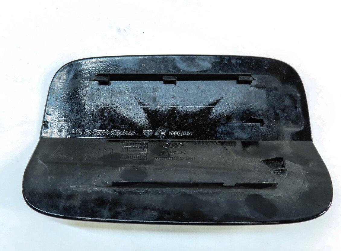 Thumbnail 5: 2015-2018 AUDI A3 S3 (8V) FUEL TANK FILLER GAS TANK DOOR (BRILLIANT BLACK)