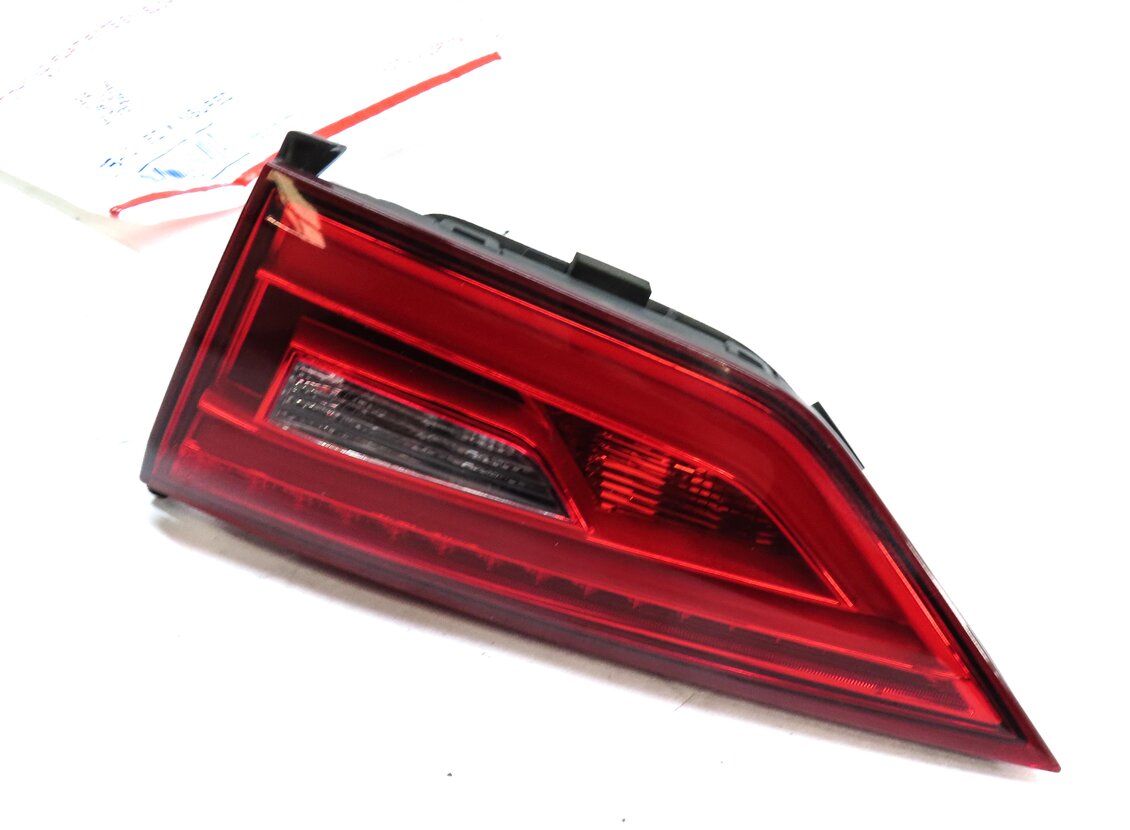 2015-2016 AUDI A3 S3 (8V) SEDAN CONVERTIBLE RIGHT INNER LED TAILLIGHT LIGHT LAMP